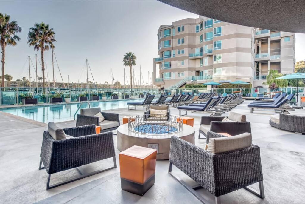 Blue Wave 2BD 2BA Stunning Marina View