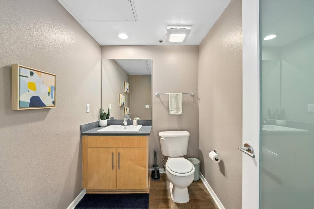 Blue Wave 2BD 2BA Stunning Marina View