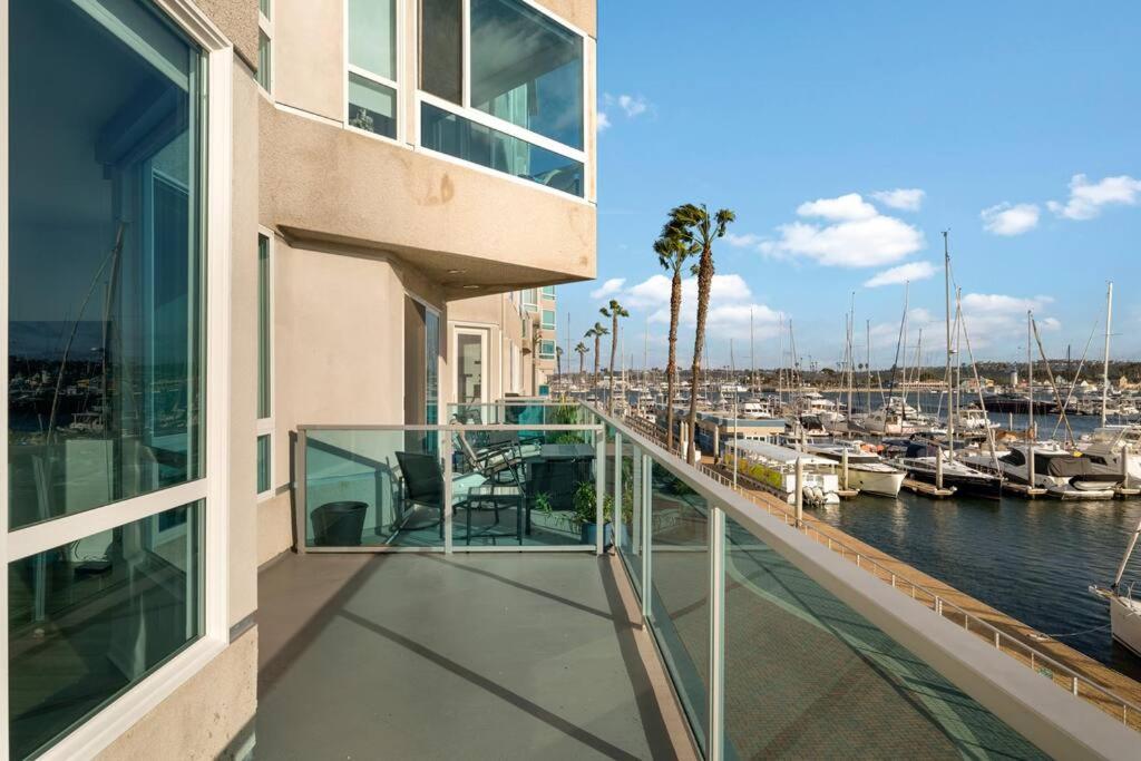 Blue Wave 2BD 2BA Stunning Marina View