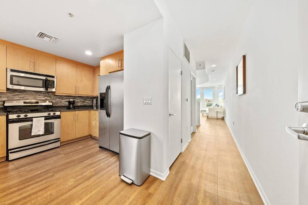 Blue Wave 2BD 2BA Stunning Marina View