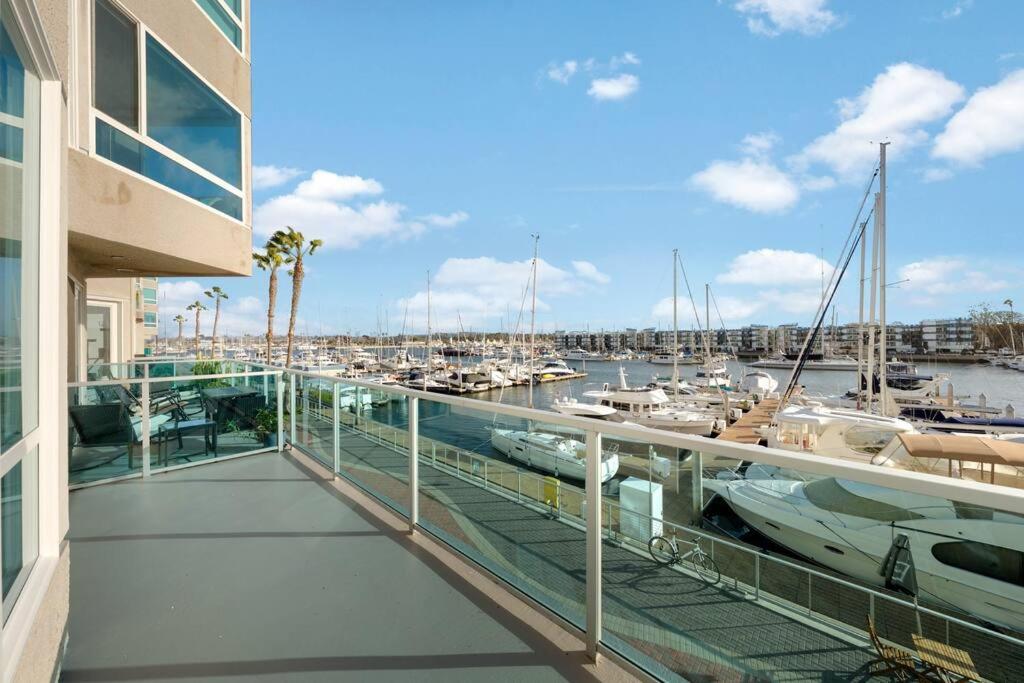 Blue Wave 2BD 2BA Stunning Marina View
