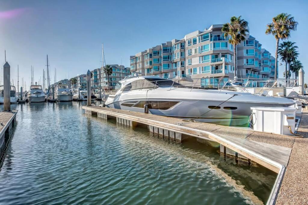 Blue Wave 2BD 2BA Stunning Marina View