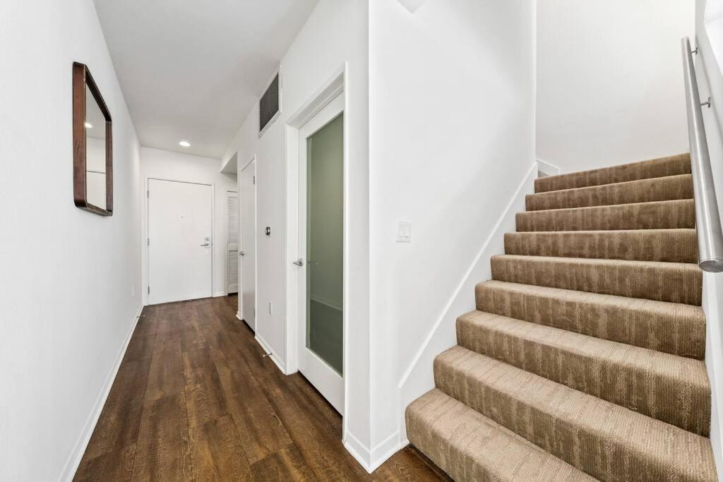 Blue Wave 2BD 2BA Stunning Marina View