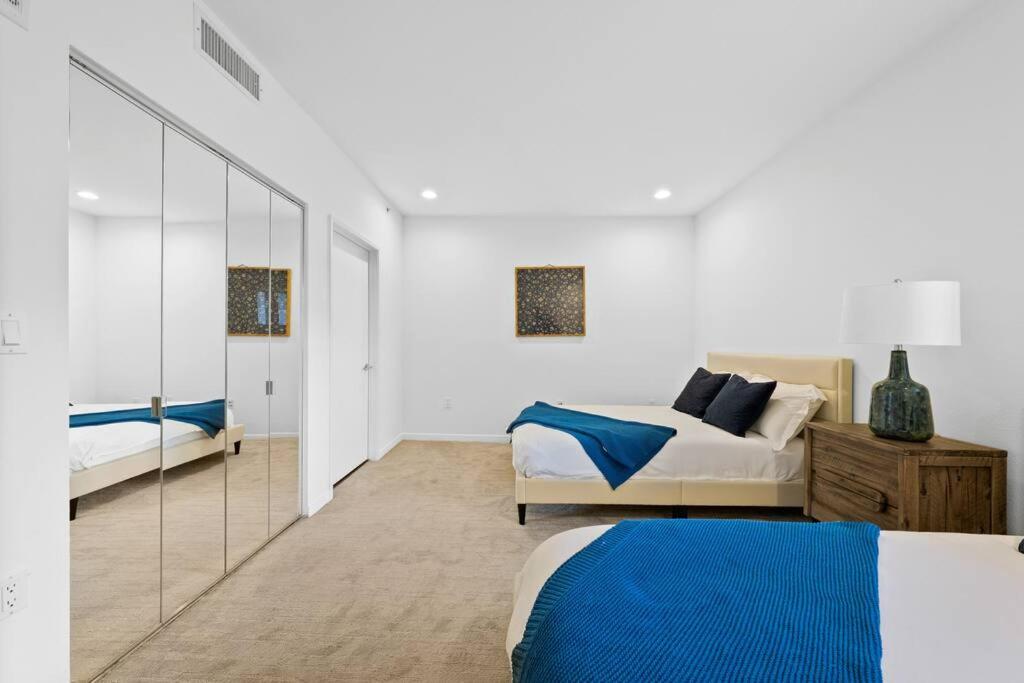 Blue Wave 2BD 2BA Stunning Marina View