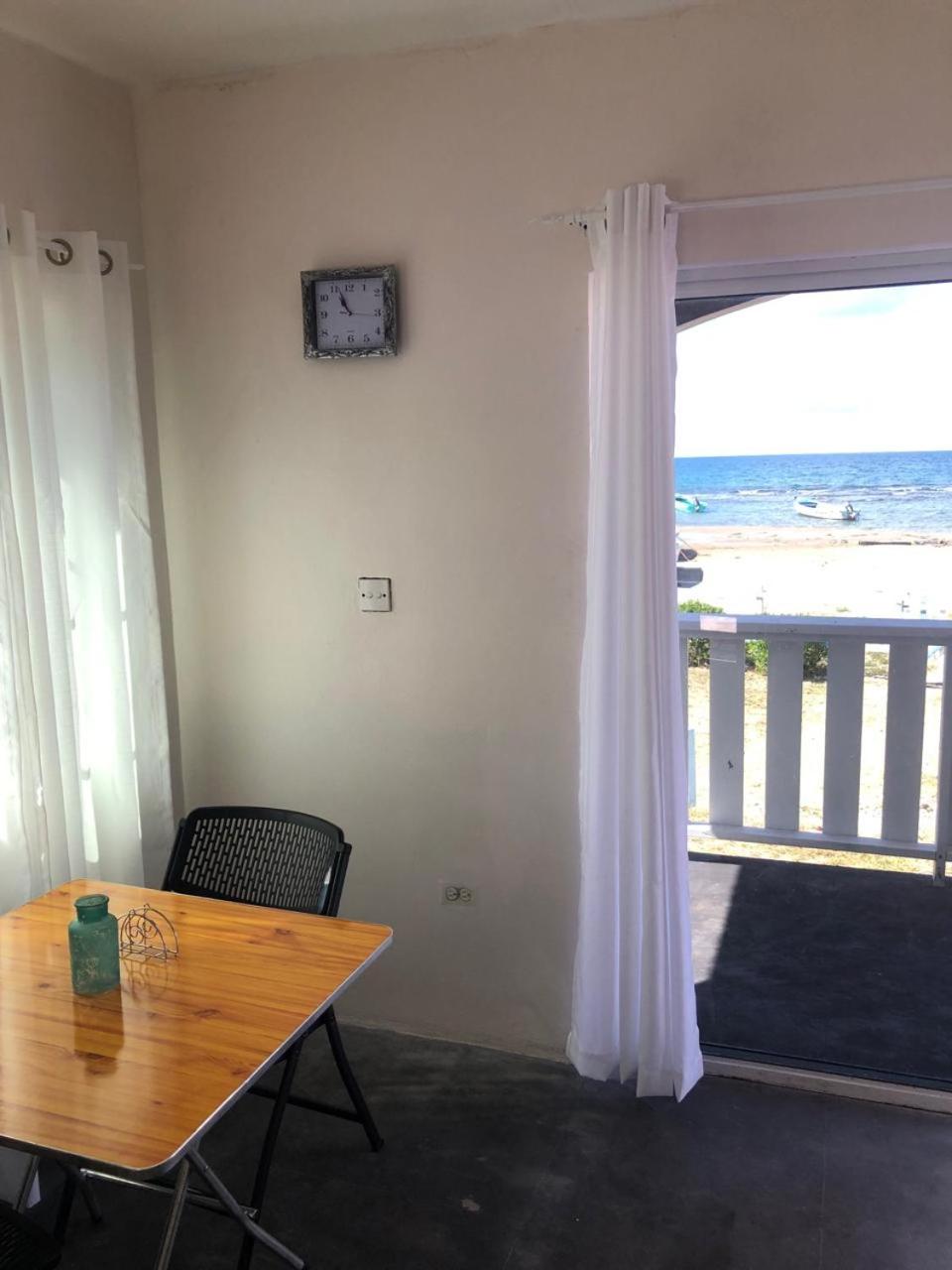 Bri's On The Beach view 5