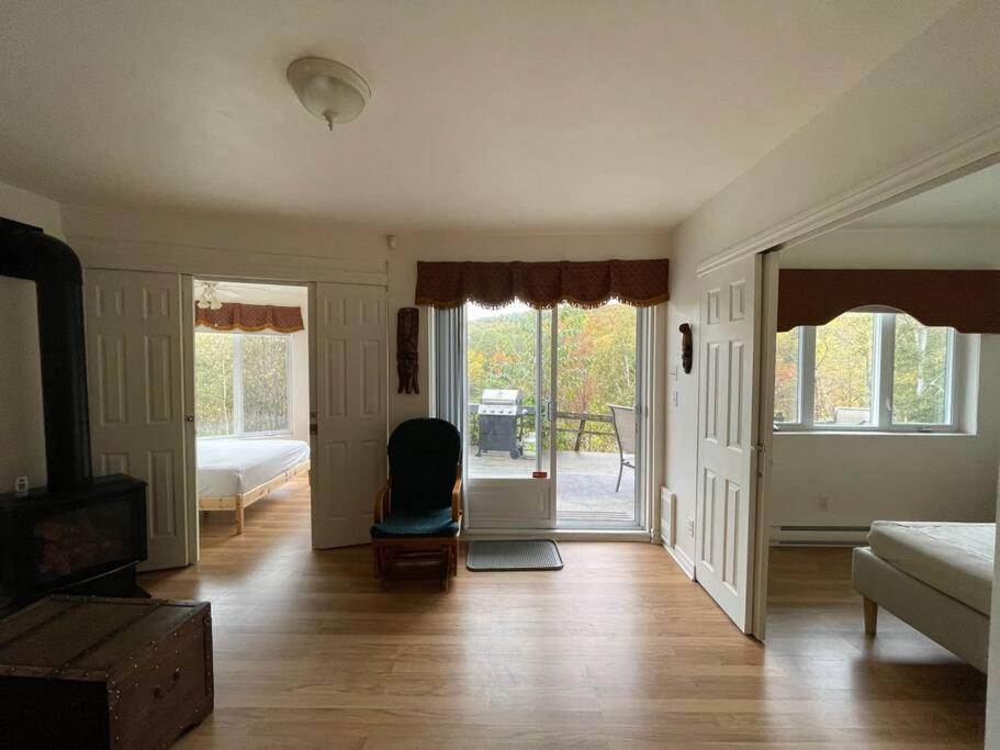 Full Chalet - 6 Bdrm Private / Beachfront / Kayaks