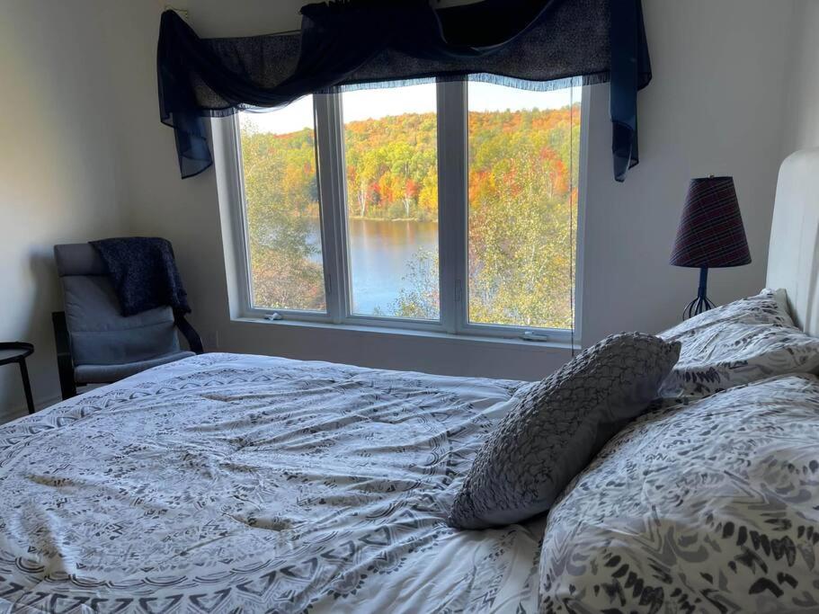 Full Chalet - 6 Bdrm Private / Beachfront / Kayaks