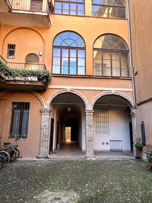 Splendido Loft Centro Storico Parma photo 3