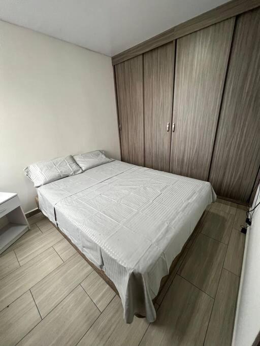 Apartamento completo en Pereira.
