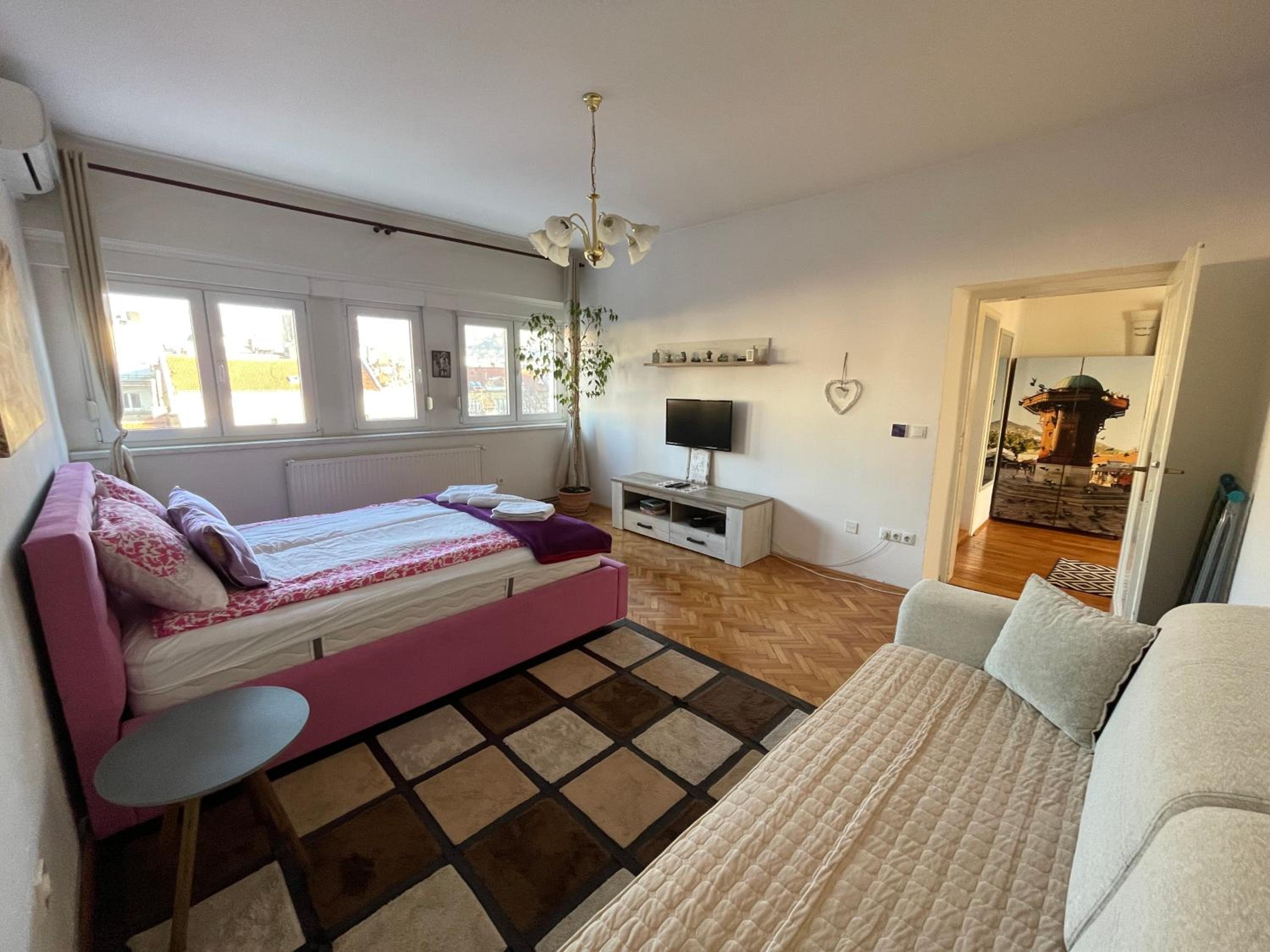 XXL apartment near promenade(ROOFTOP OASIS)