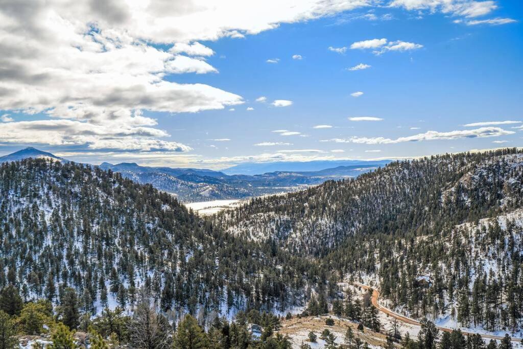 Breathtaking views from a clifftop cabin retreat! view 5