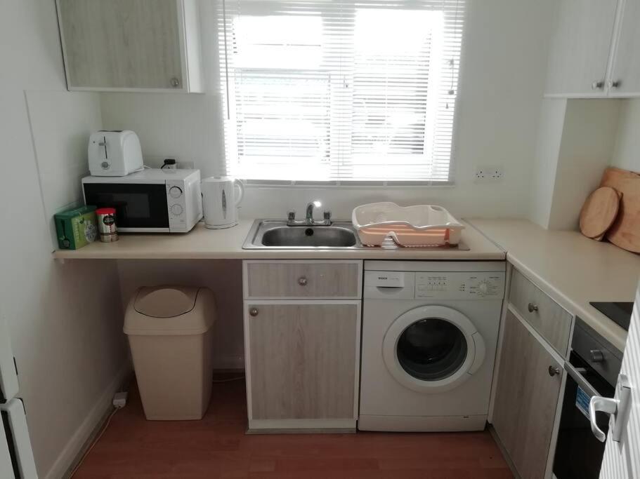 1 Bed Bognor Apartment 300 yrds from beach view 2