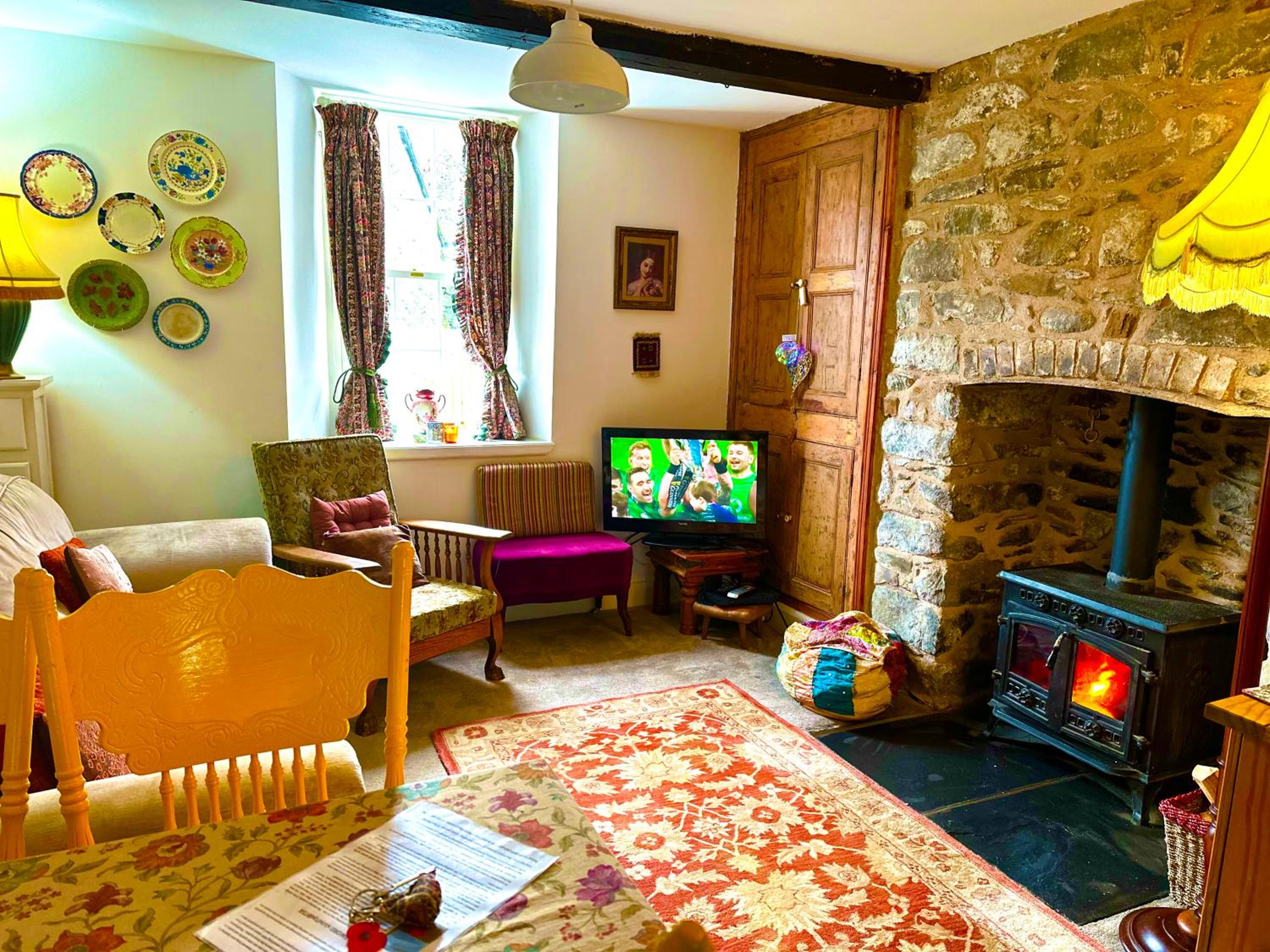 Castle Buildings Cottage2