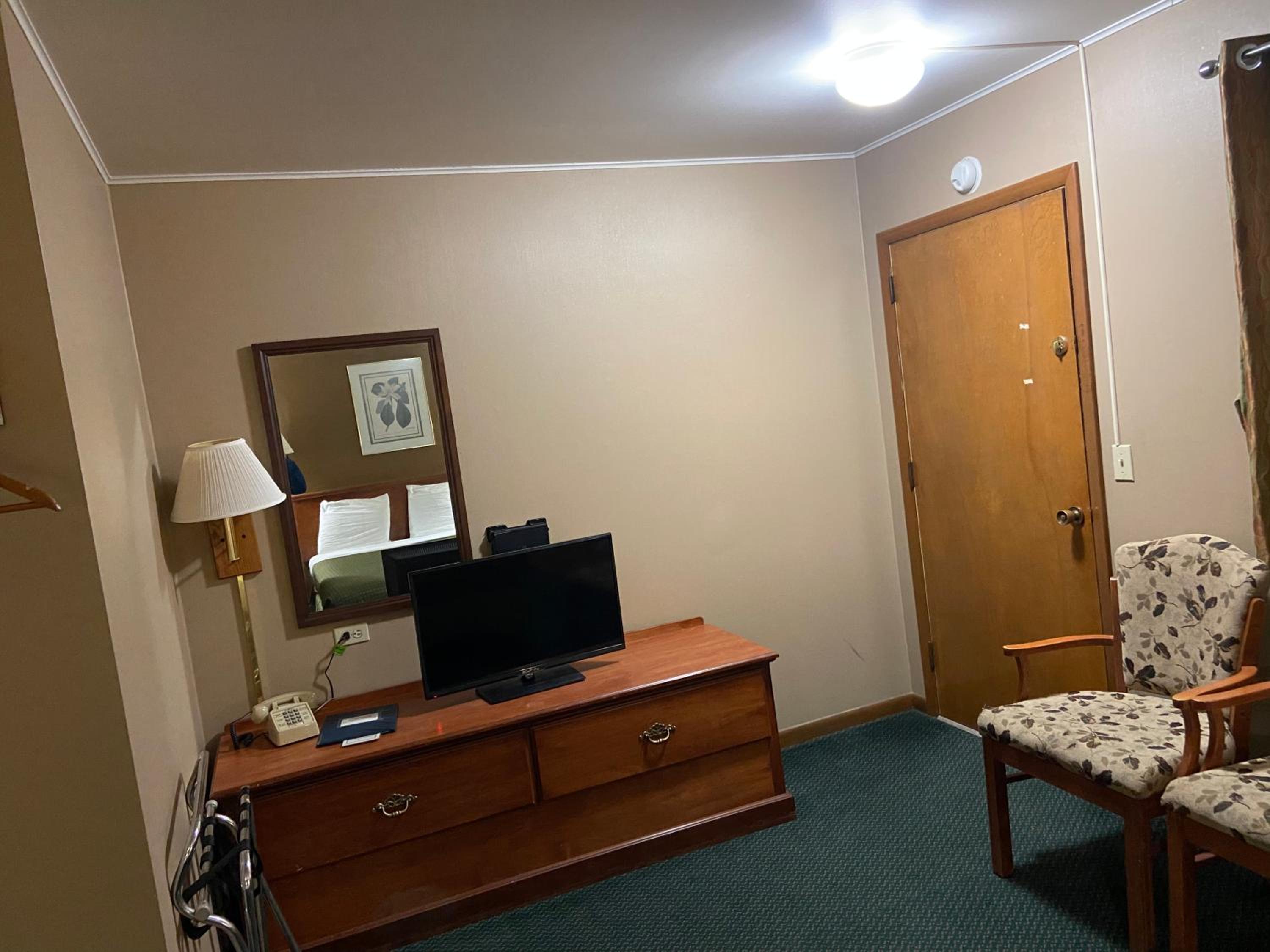 Colonial Inn