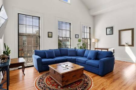Timeless Elegance Historic NOLA Haven 2BD view 2