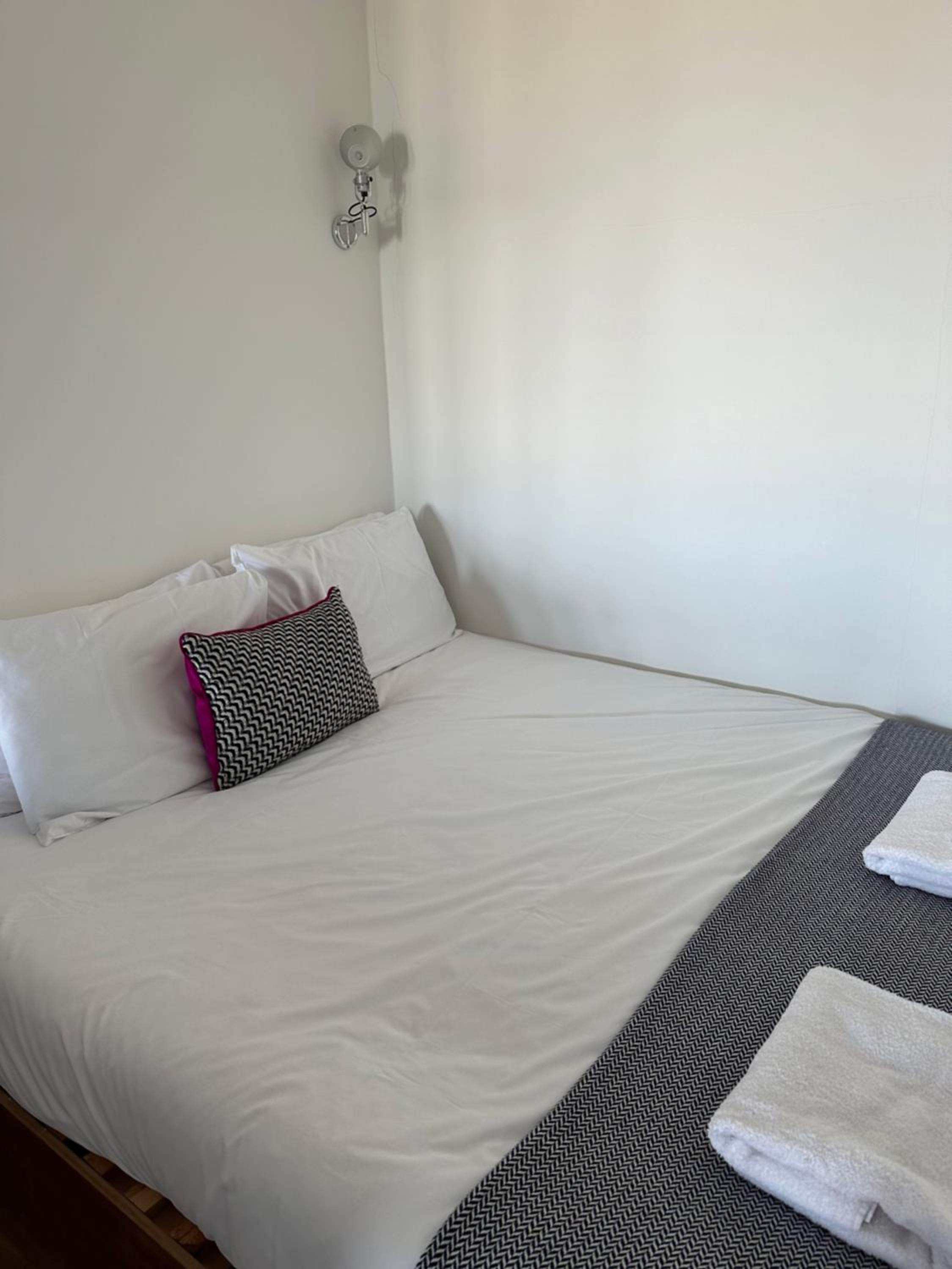 Modern flat with Nice Views by the Royal Mile view 5