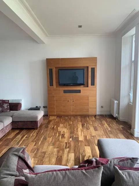 Modern flat with Nice Views by the Royal Mile view 2