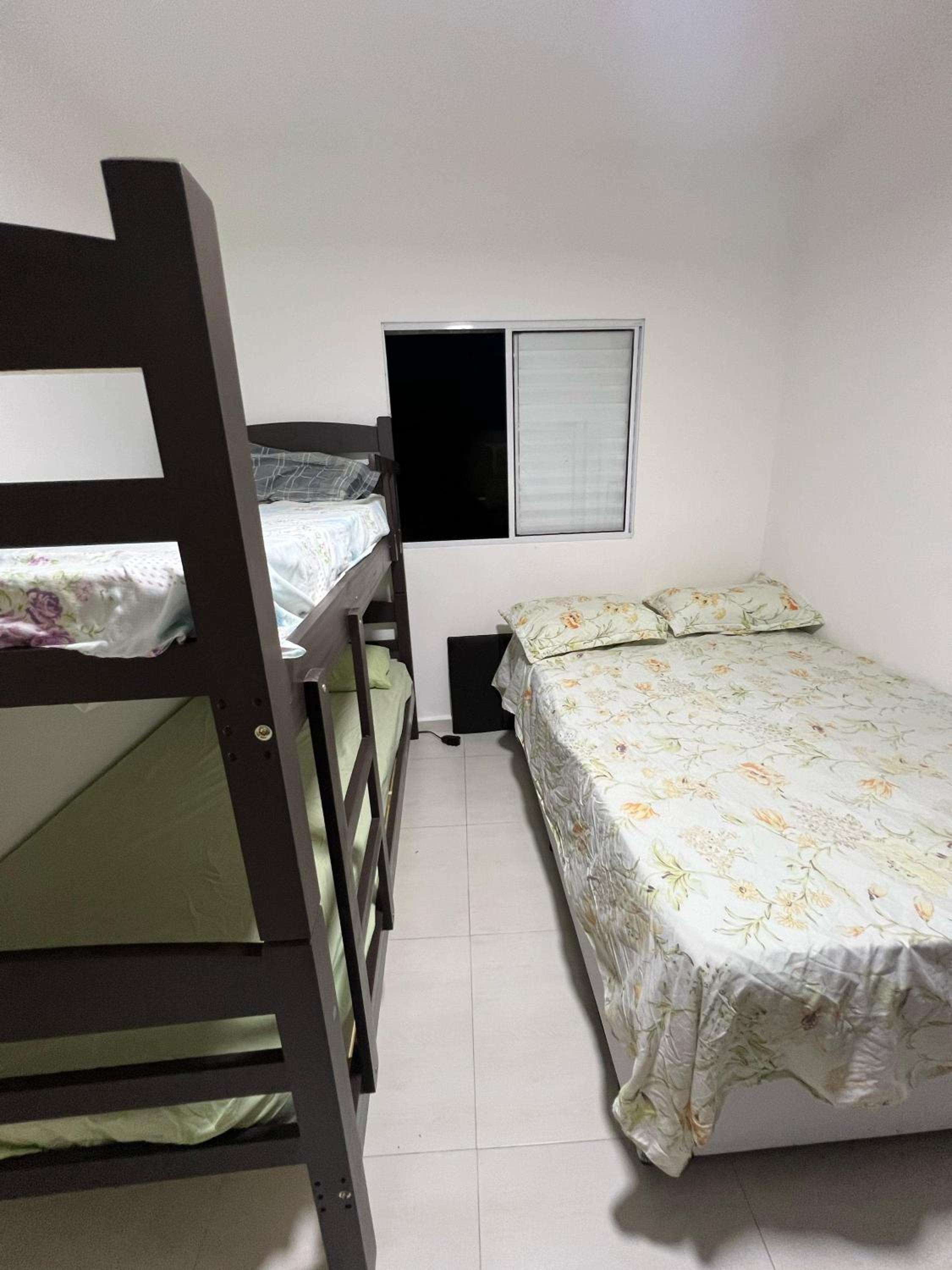 Apartamento no Guaruja com piscina, praia do tombo