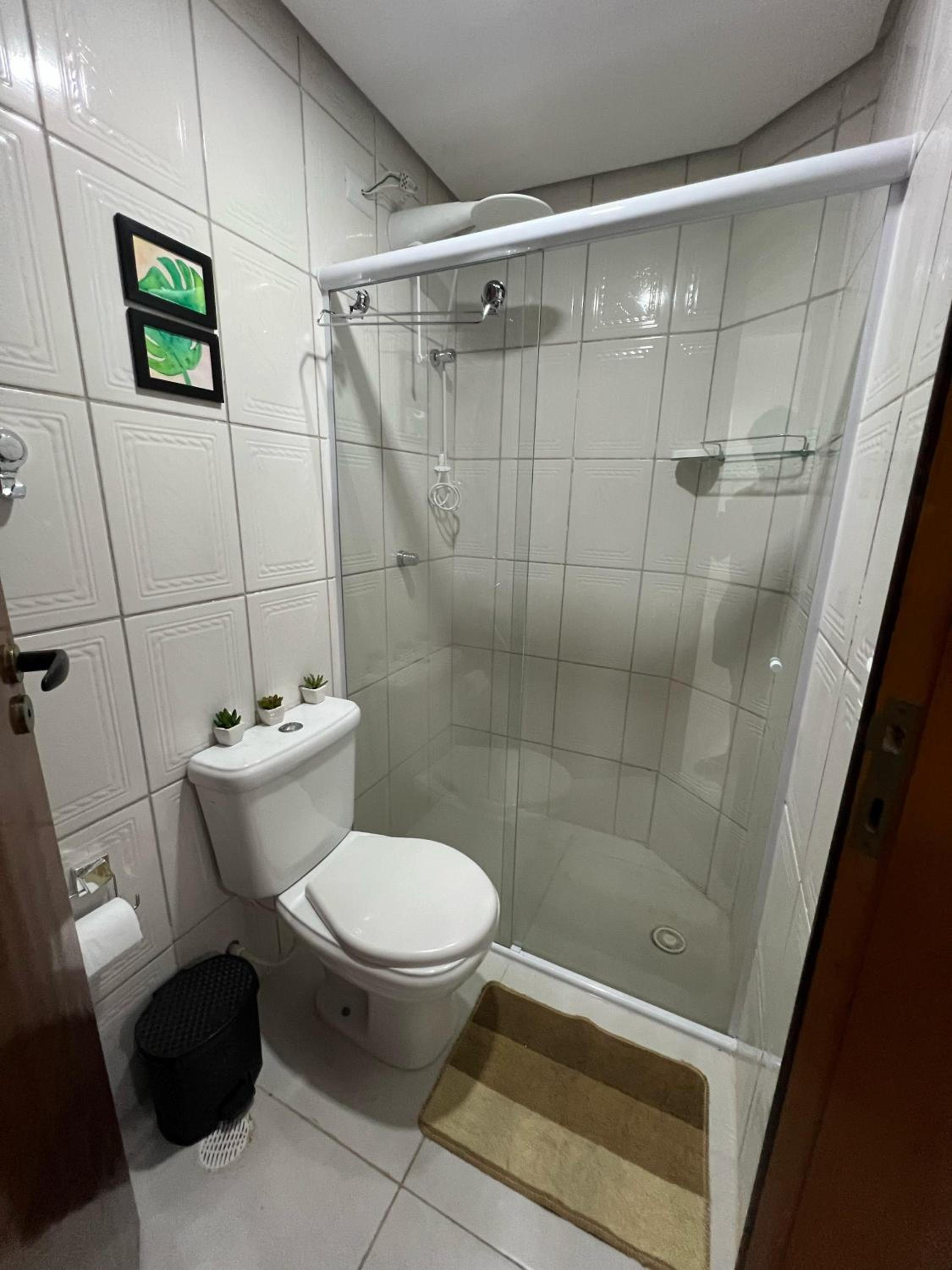 Apartamento no Guaruja com piscina, praia do tombo