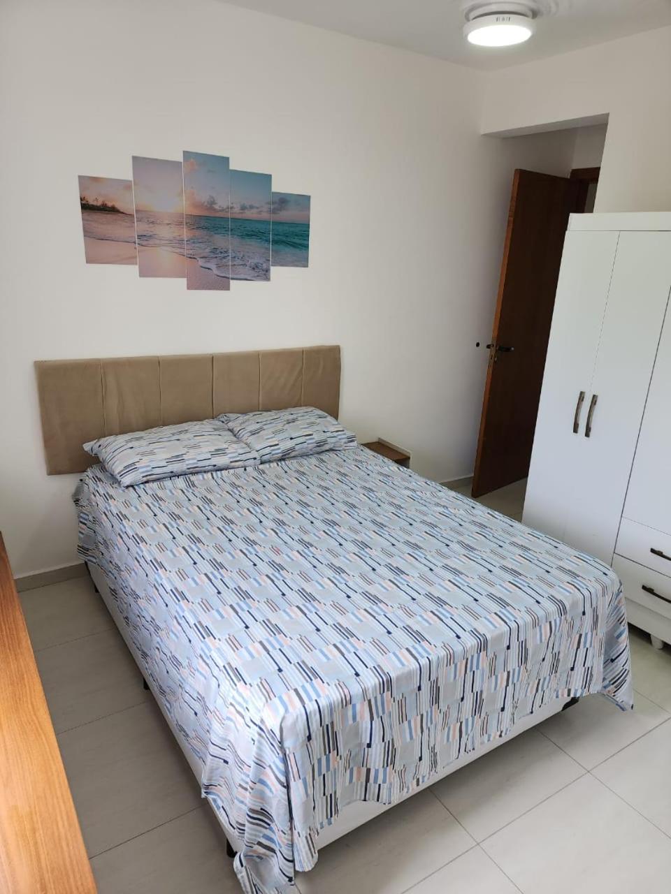 Apartamento no Guaruja com piscina, praia do tombo