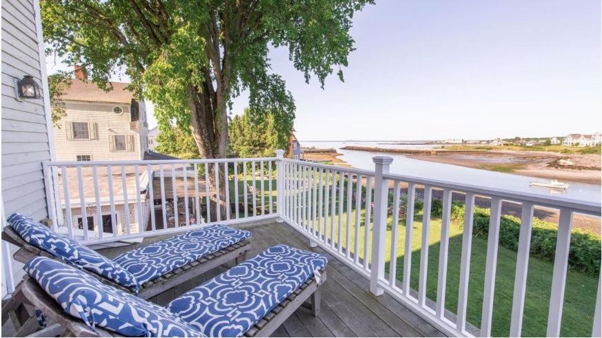 Breakwater Inn
