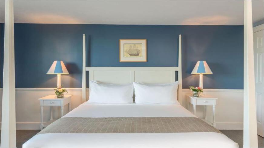 Breakwater Inn