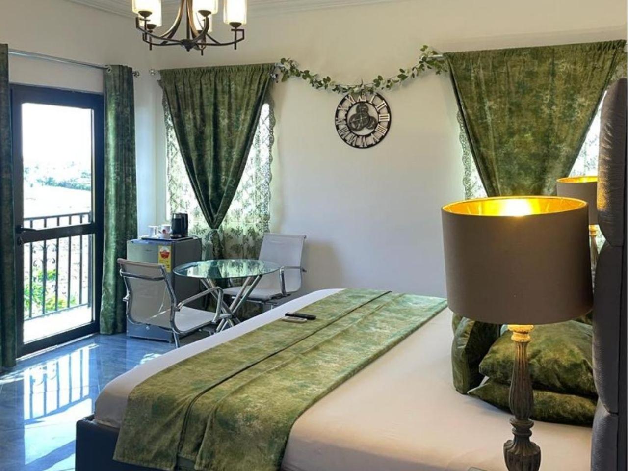 Perriman Hotel
