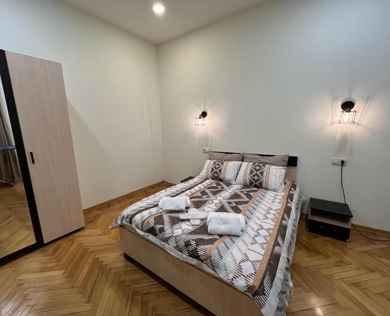 Cosy apartment in Tbilisi centre view 5