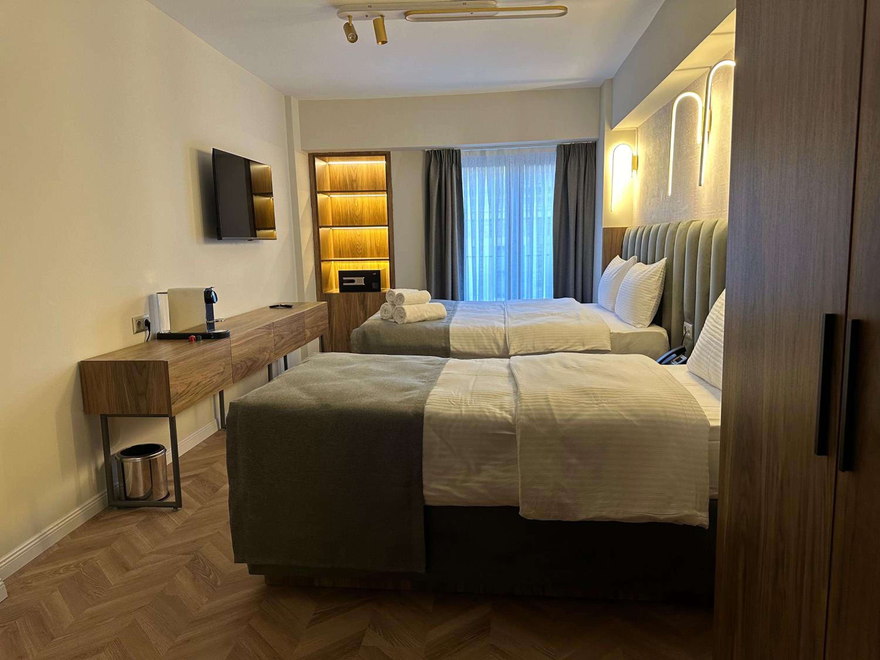 Iris Han Hotel - Image 10