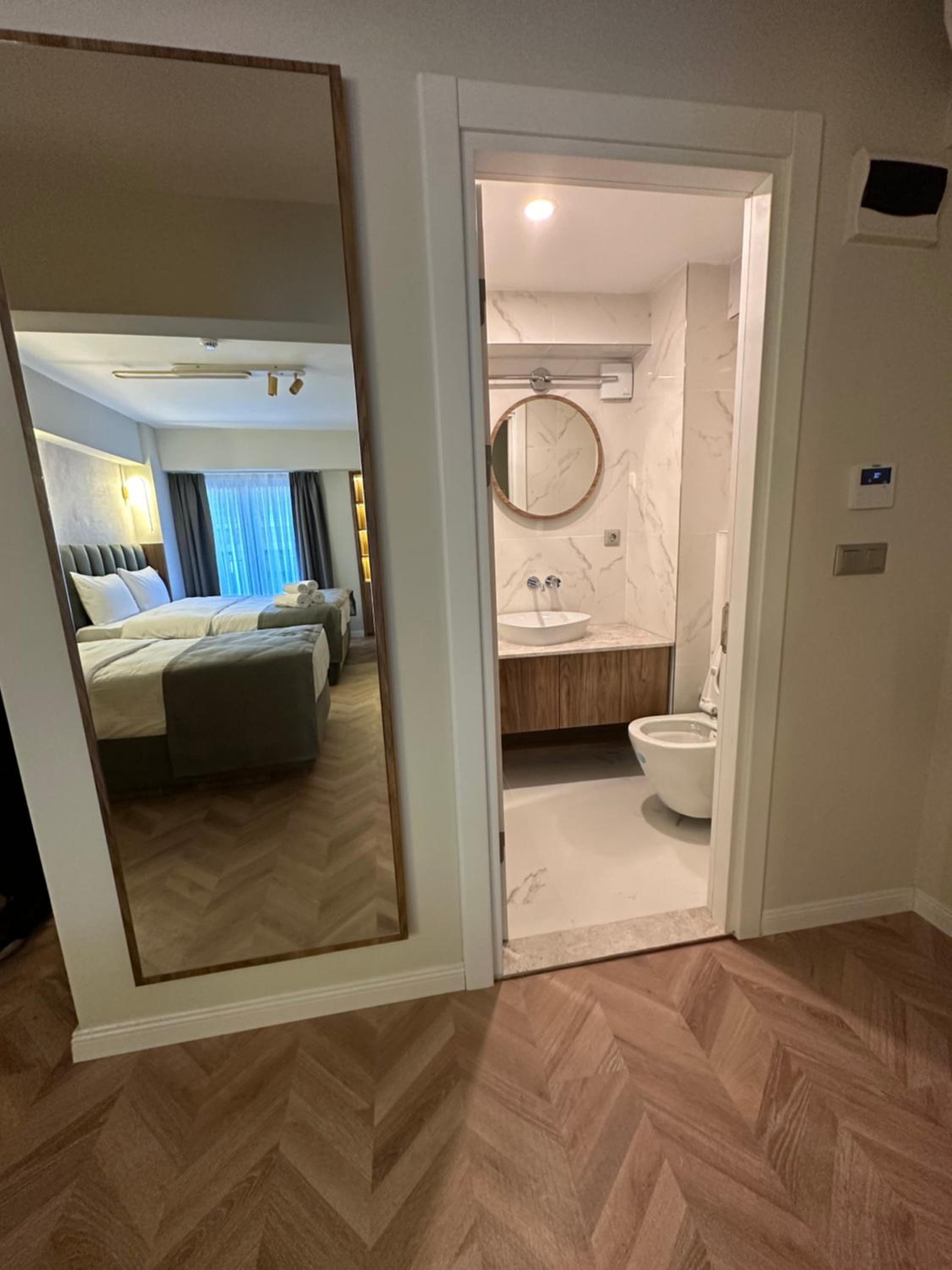 Iris Han Hotel - Image 28