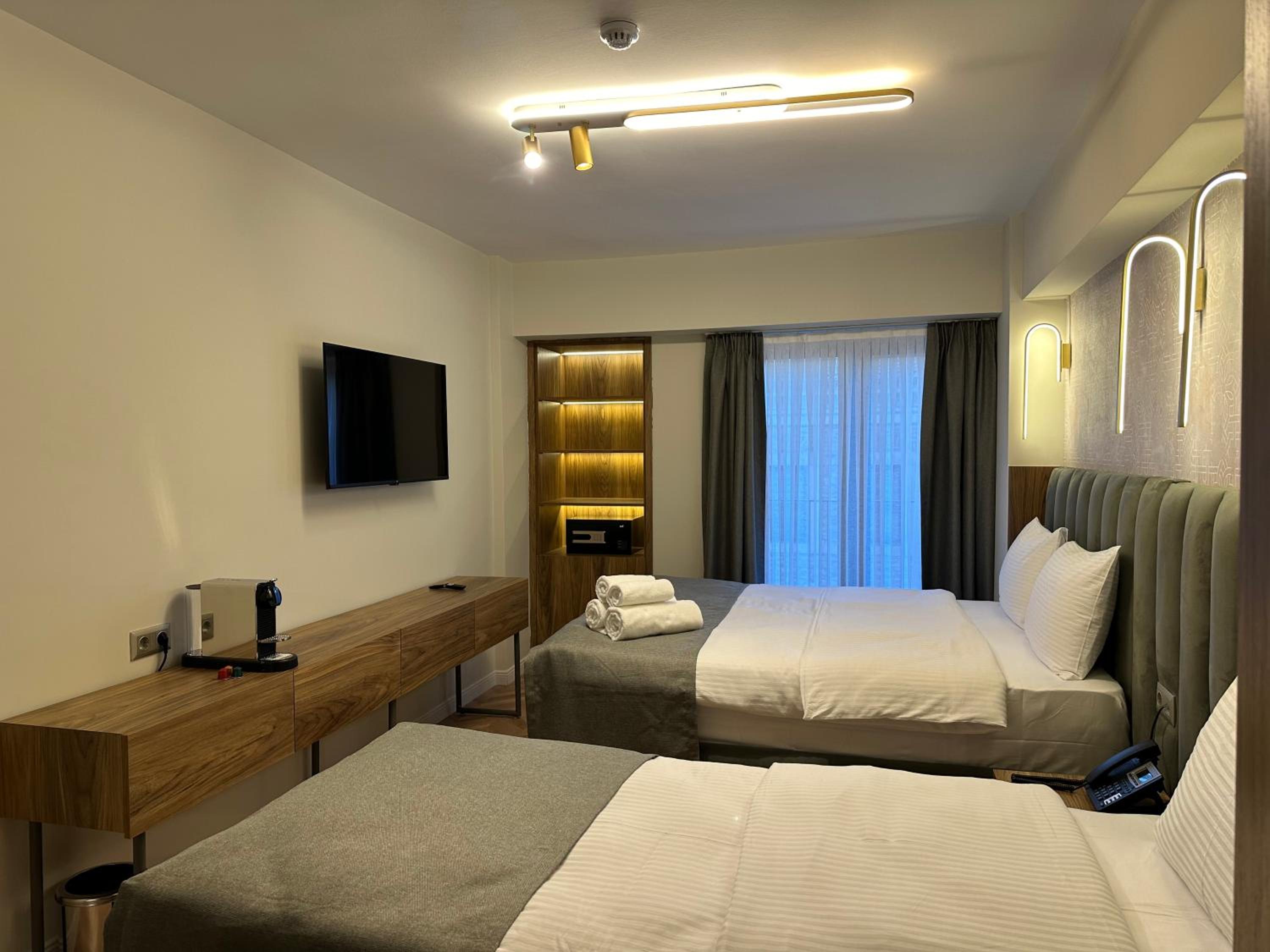 Iris Han Hotel - Image 23