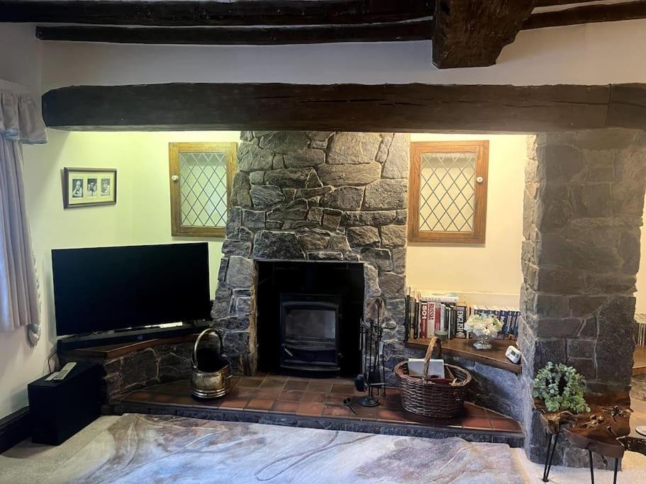 Grace Dieu Cottage - Sleeps 7 view 4