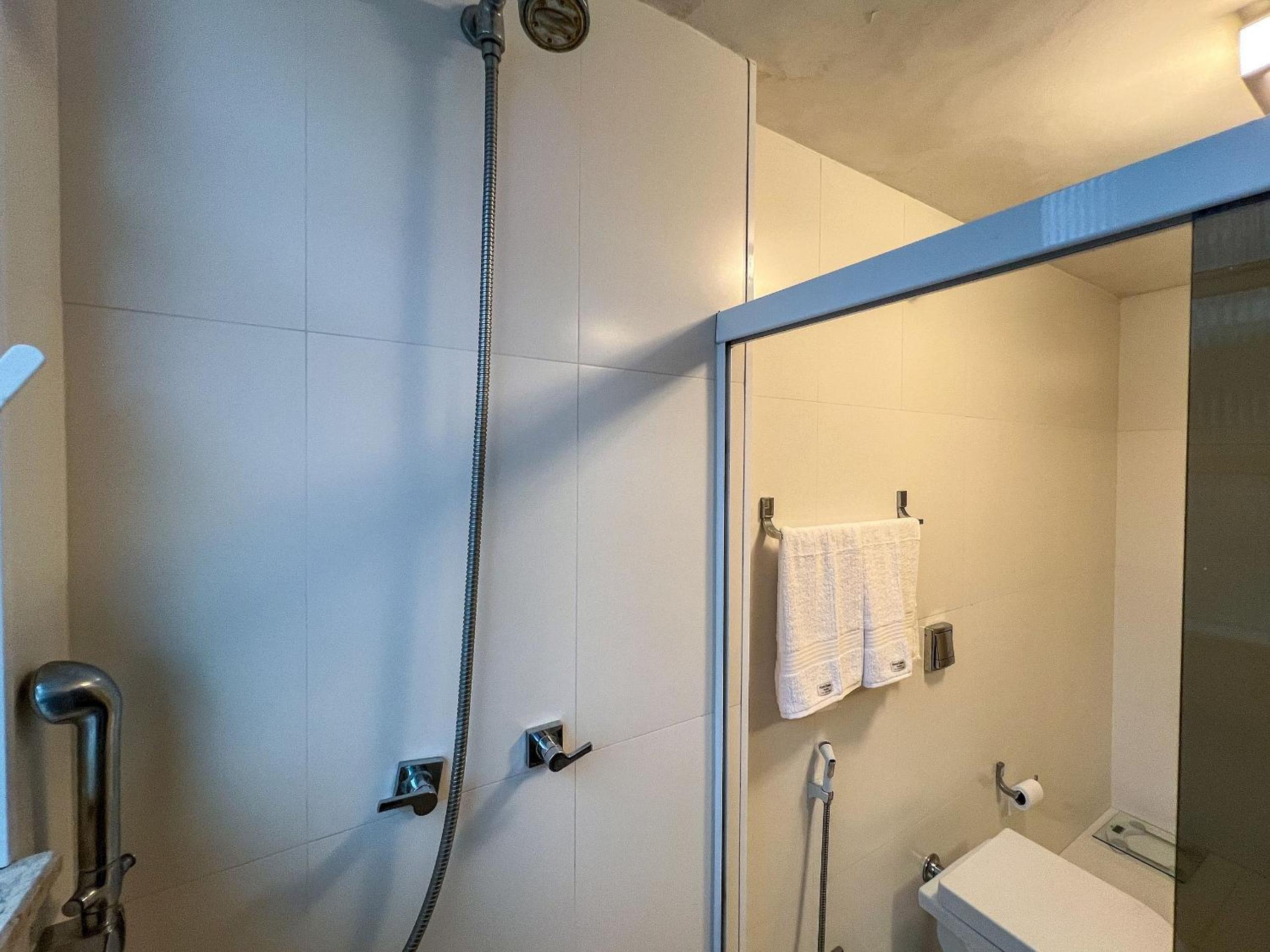 Seu Lar no Leblon com 3 Quartos e Muito Conforto