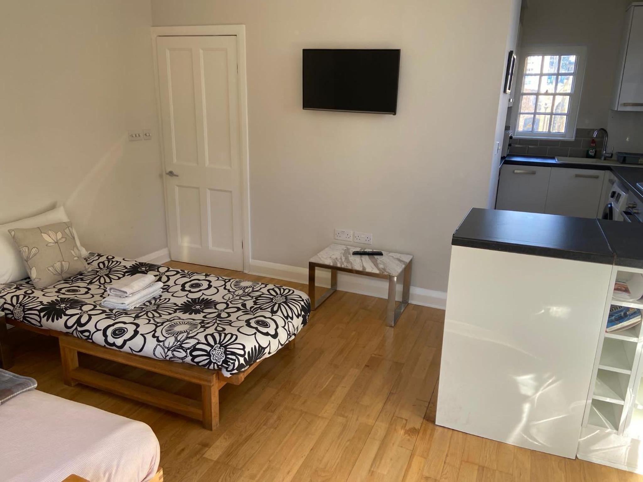 Period Apartment On South Bank