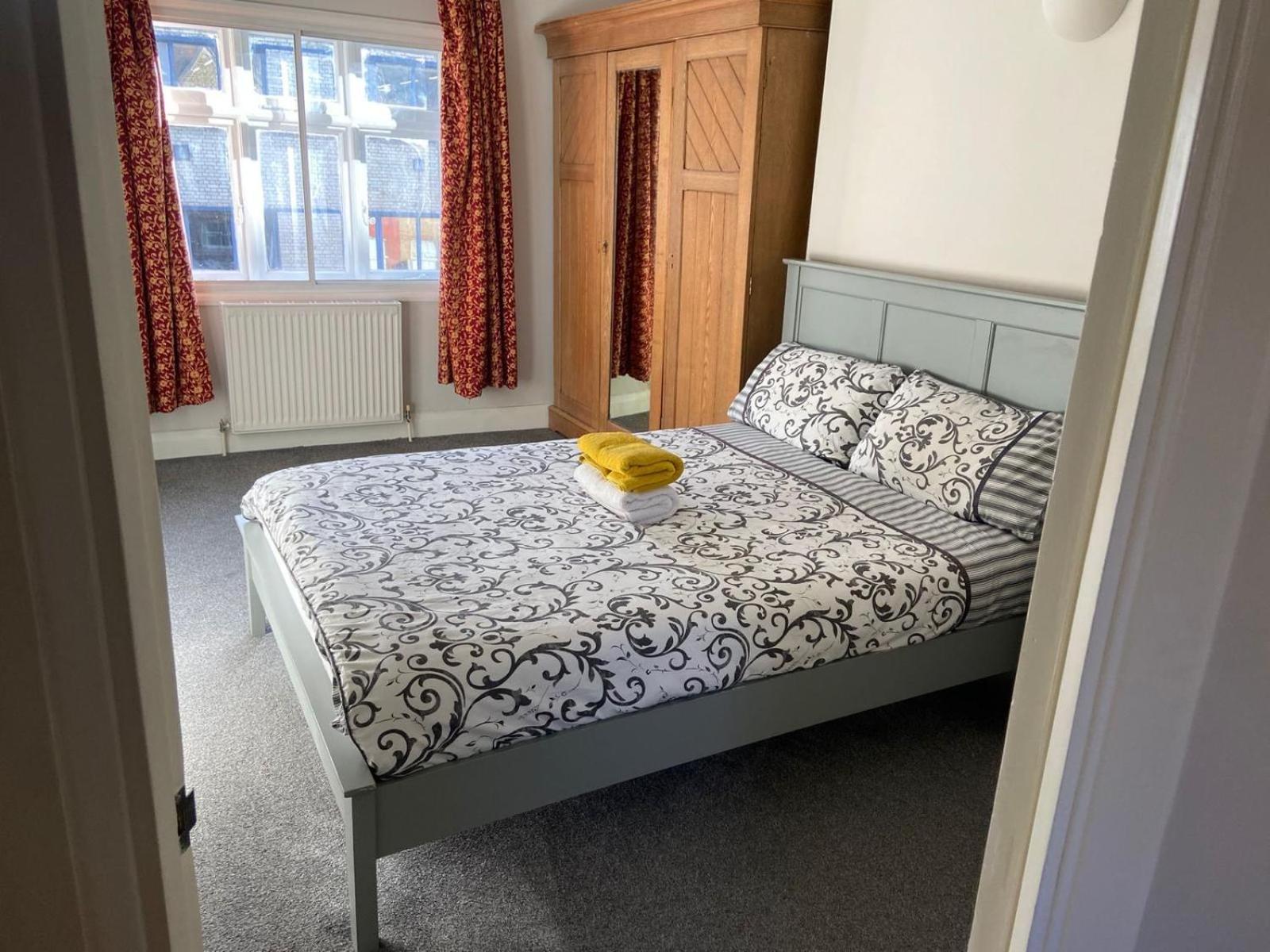 Period Apartment On South Bank