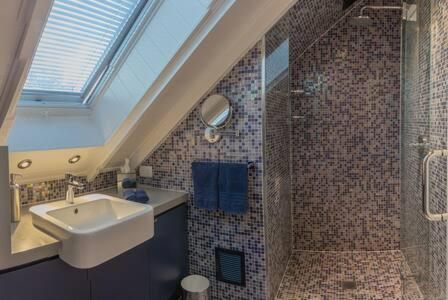 Luxury Eco Apt w Pool Gym & Sauna - Adults only view 2