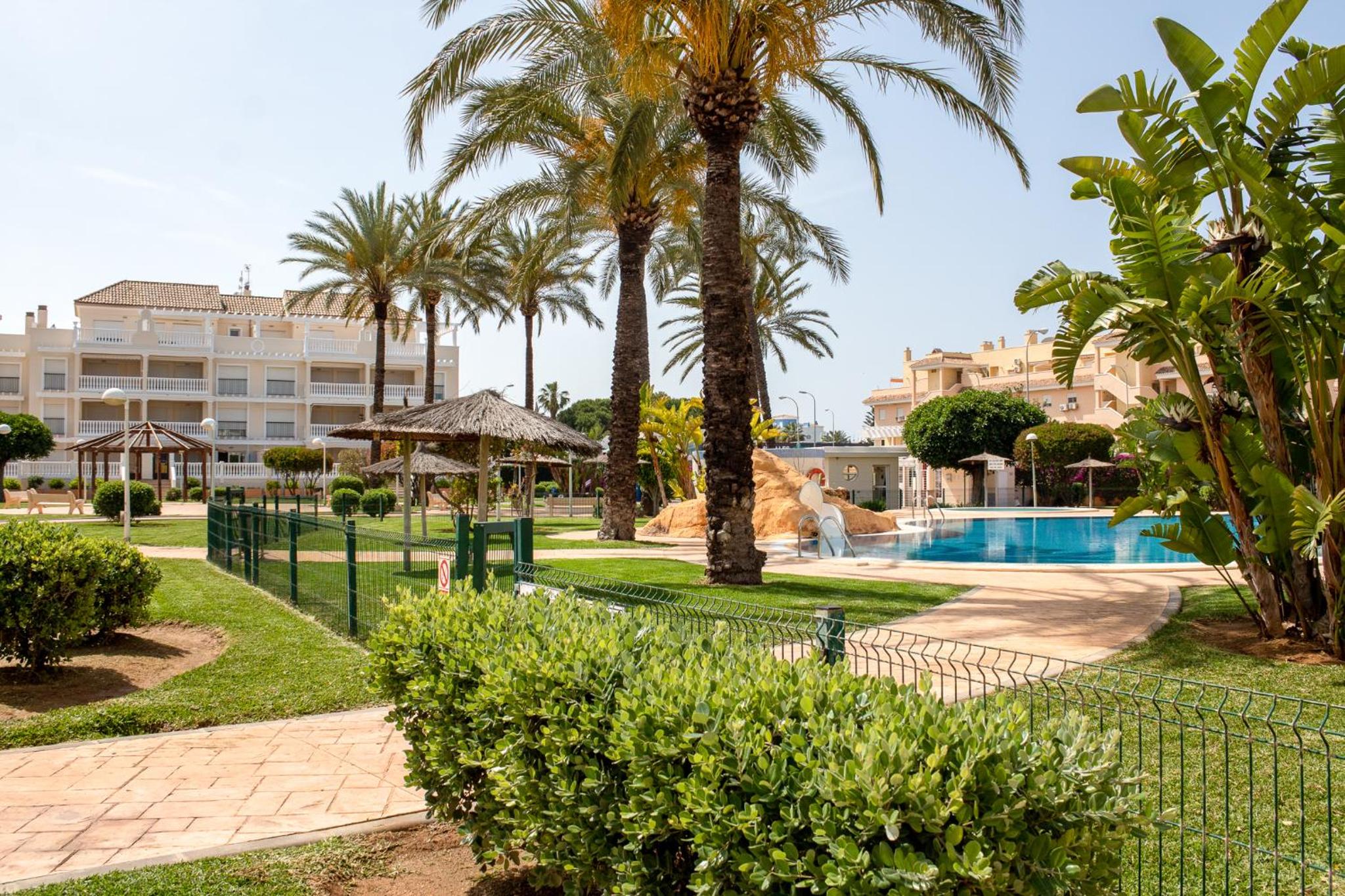 Apartamento planta baja Residencial Aquamarina by costablancarent view 3