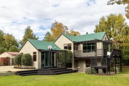 Rata Street Retreat