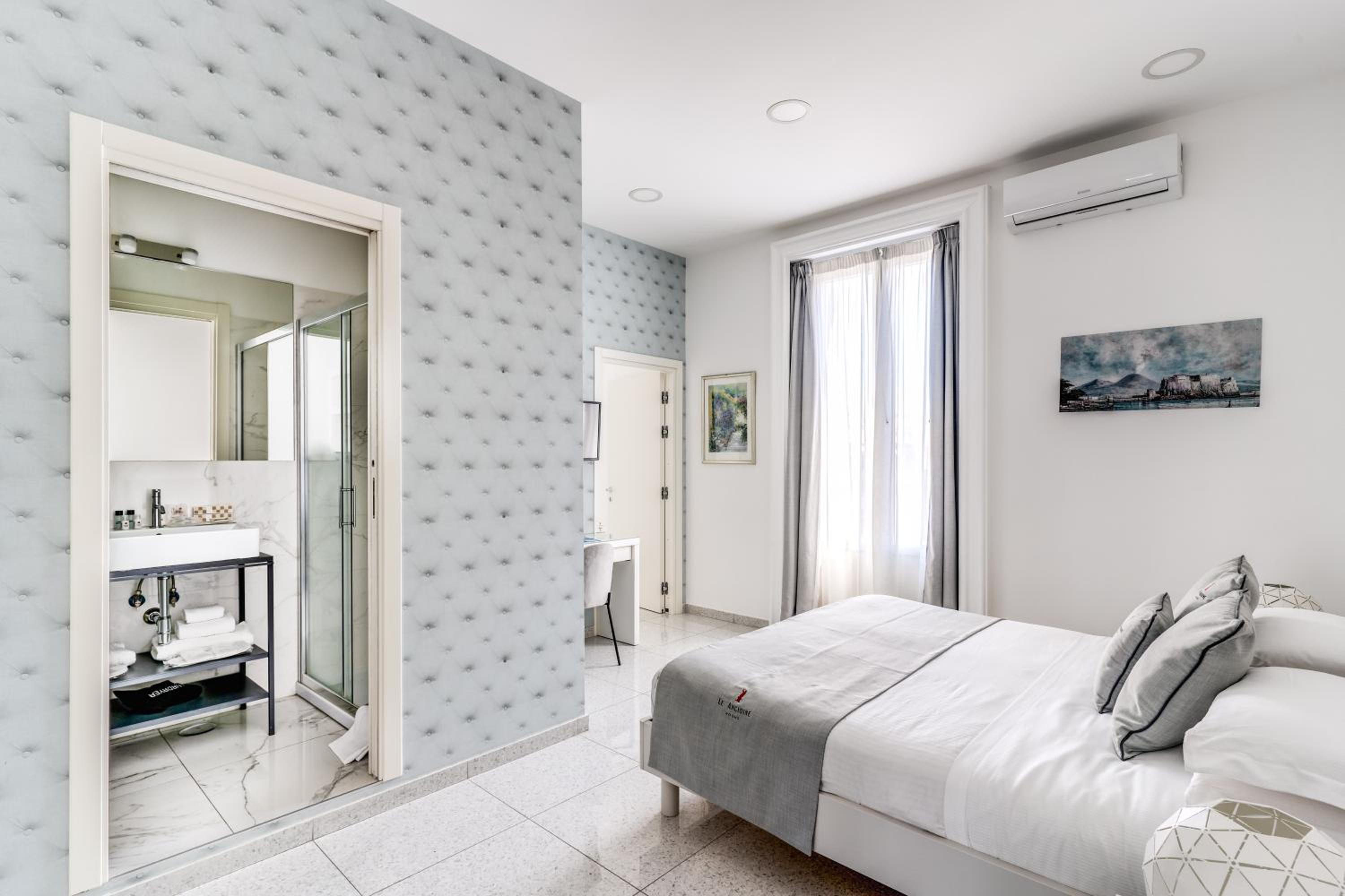 Le Angioine Rooms