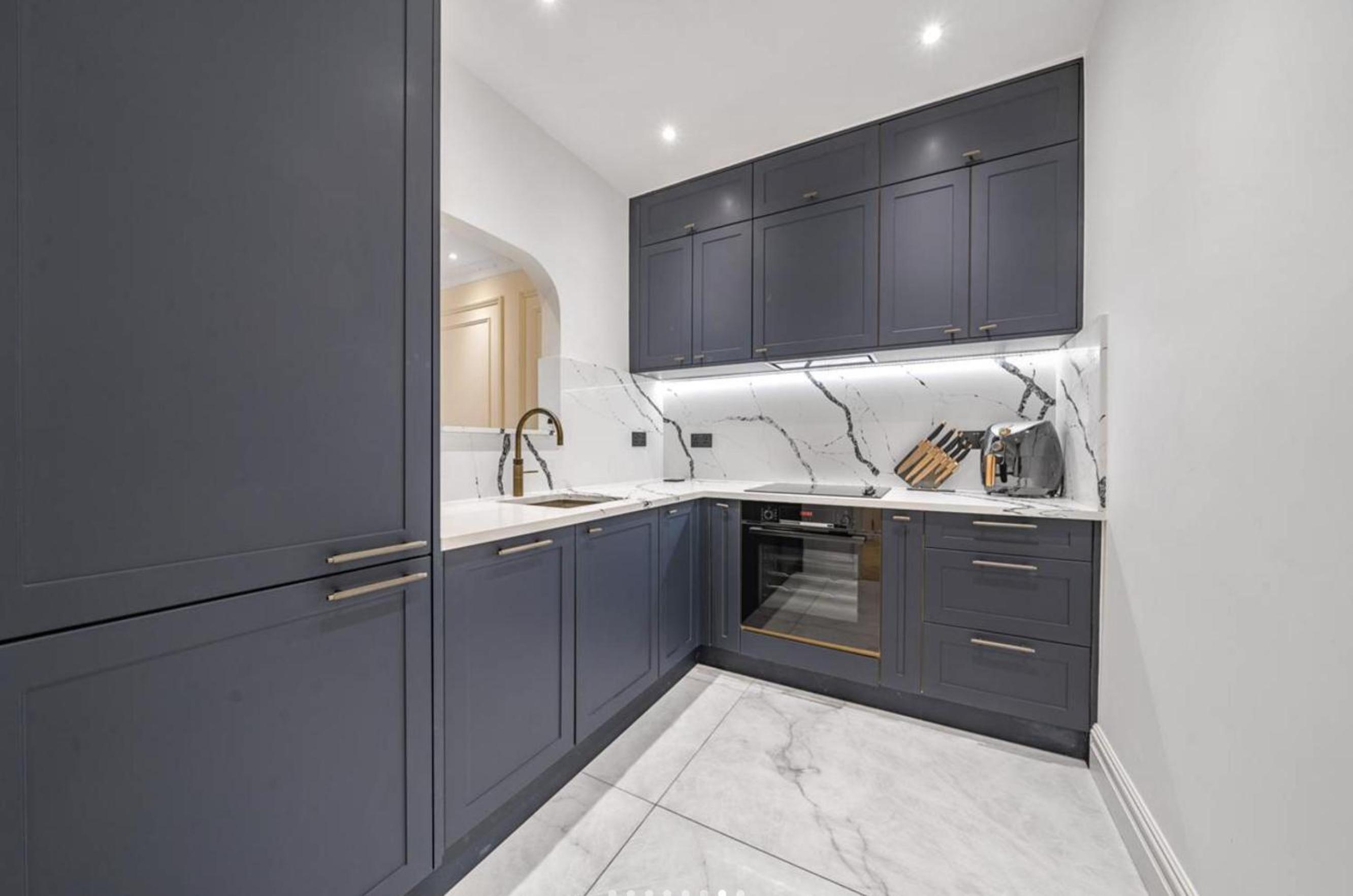 Luxury one-bedroom in Central London