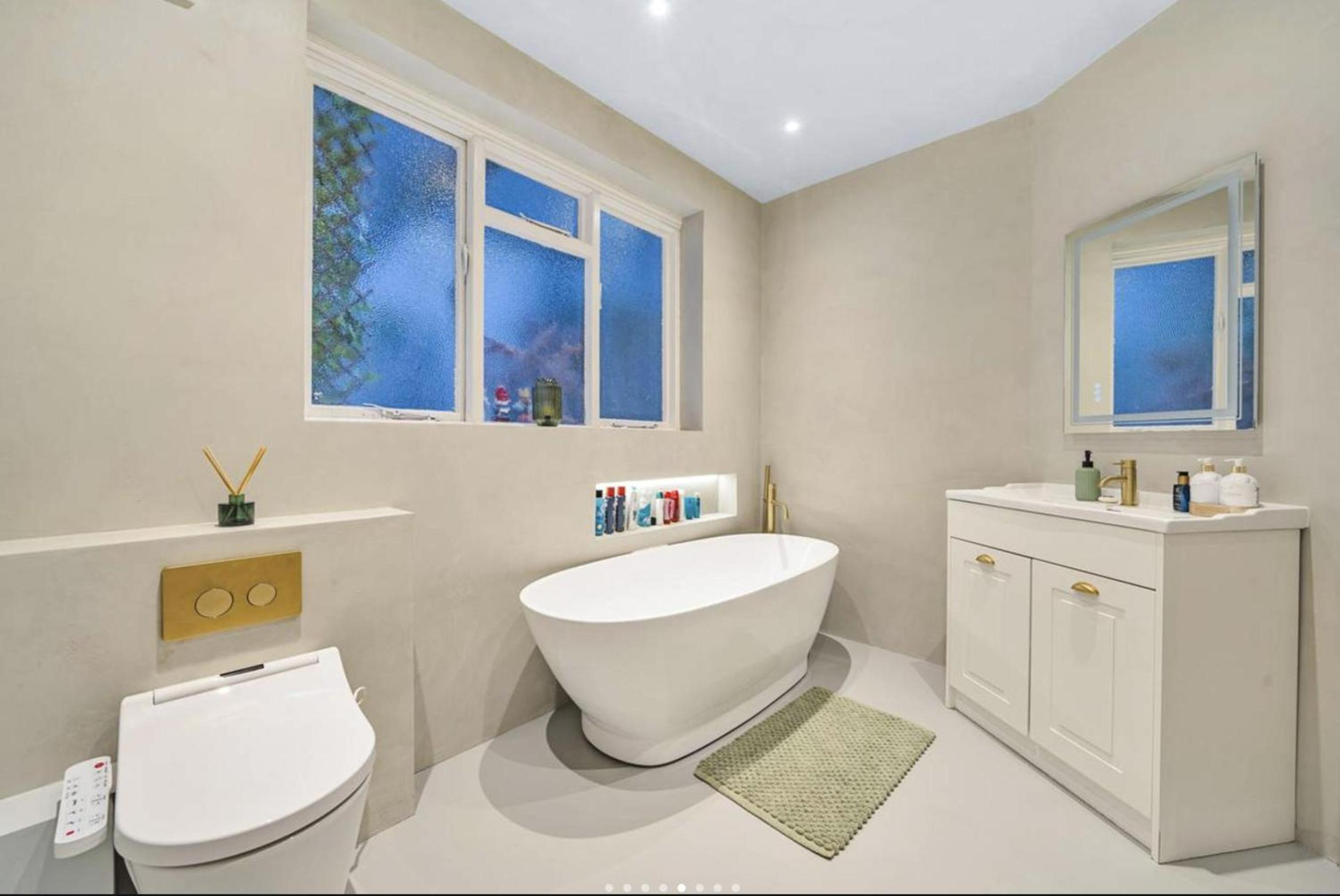 Luxury one-bedroom in Central London
