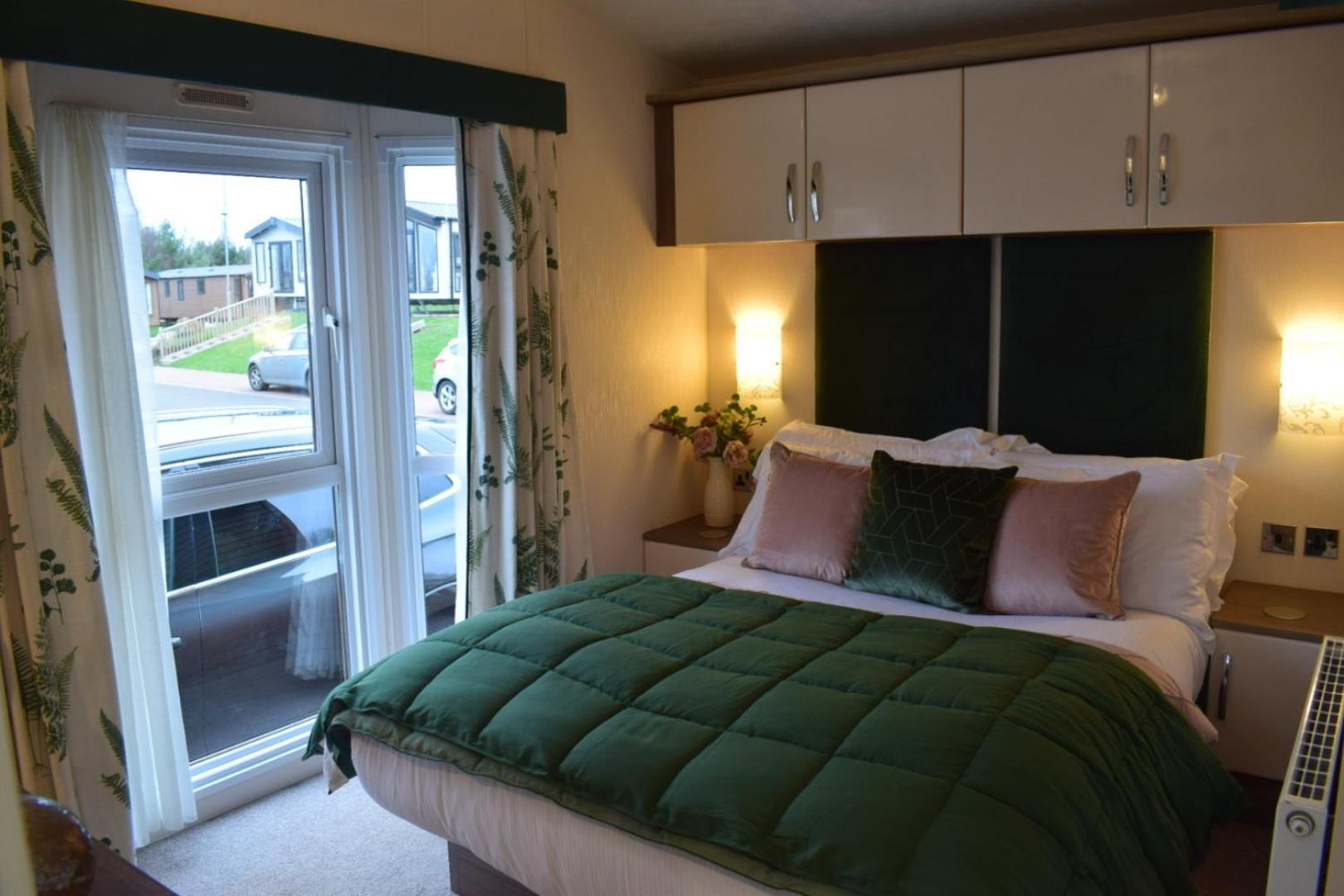 Longstone Lodge