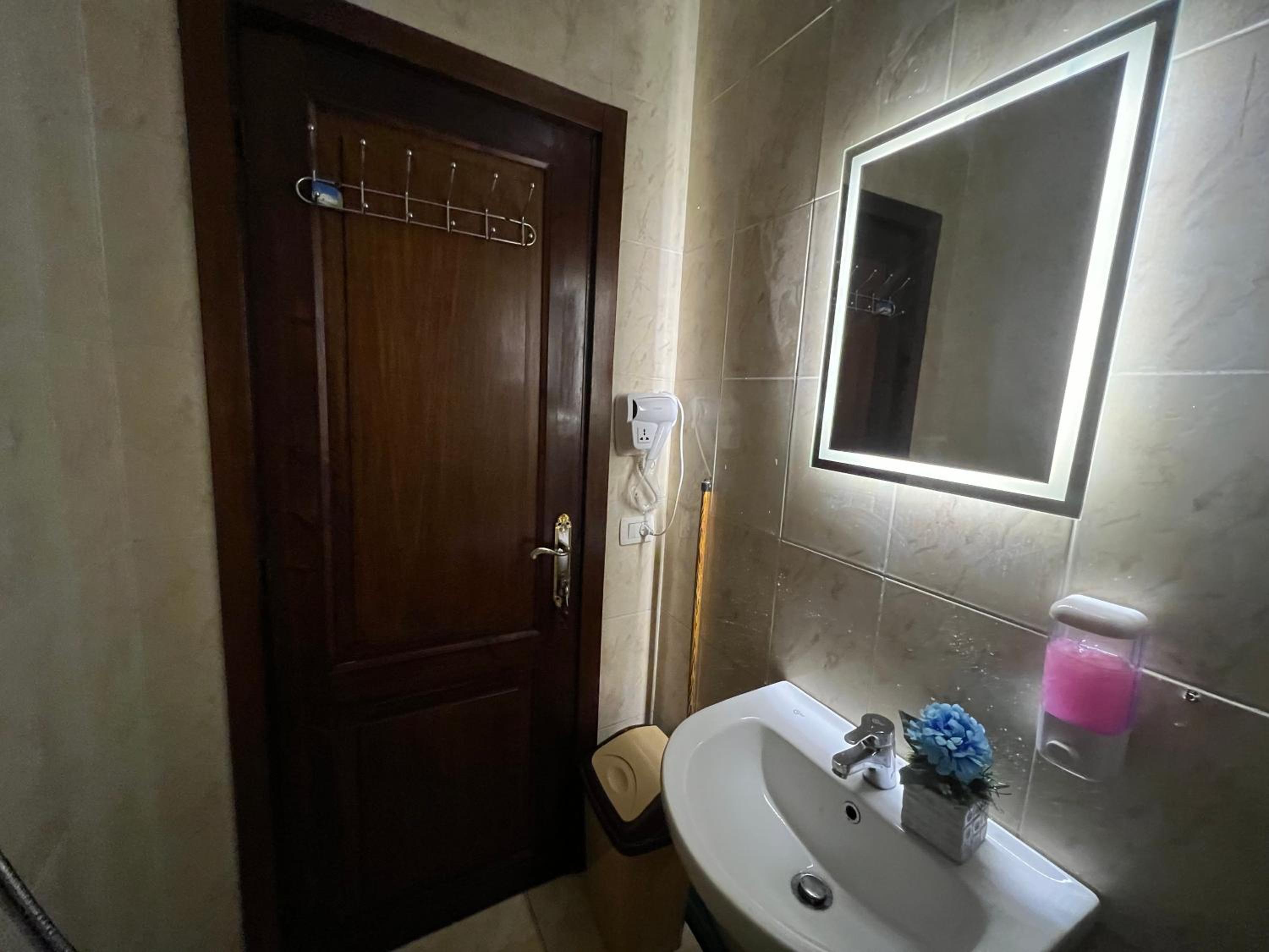 Luxury apartment Downtown Cairo (Amazing, Central)