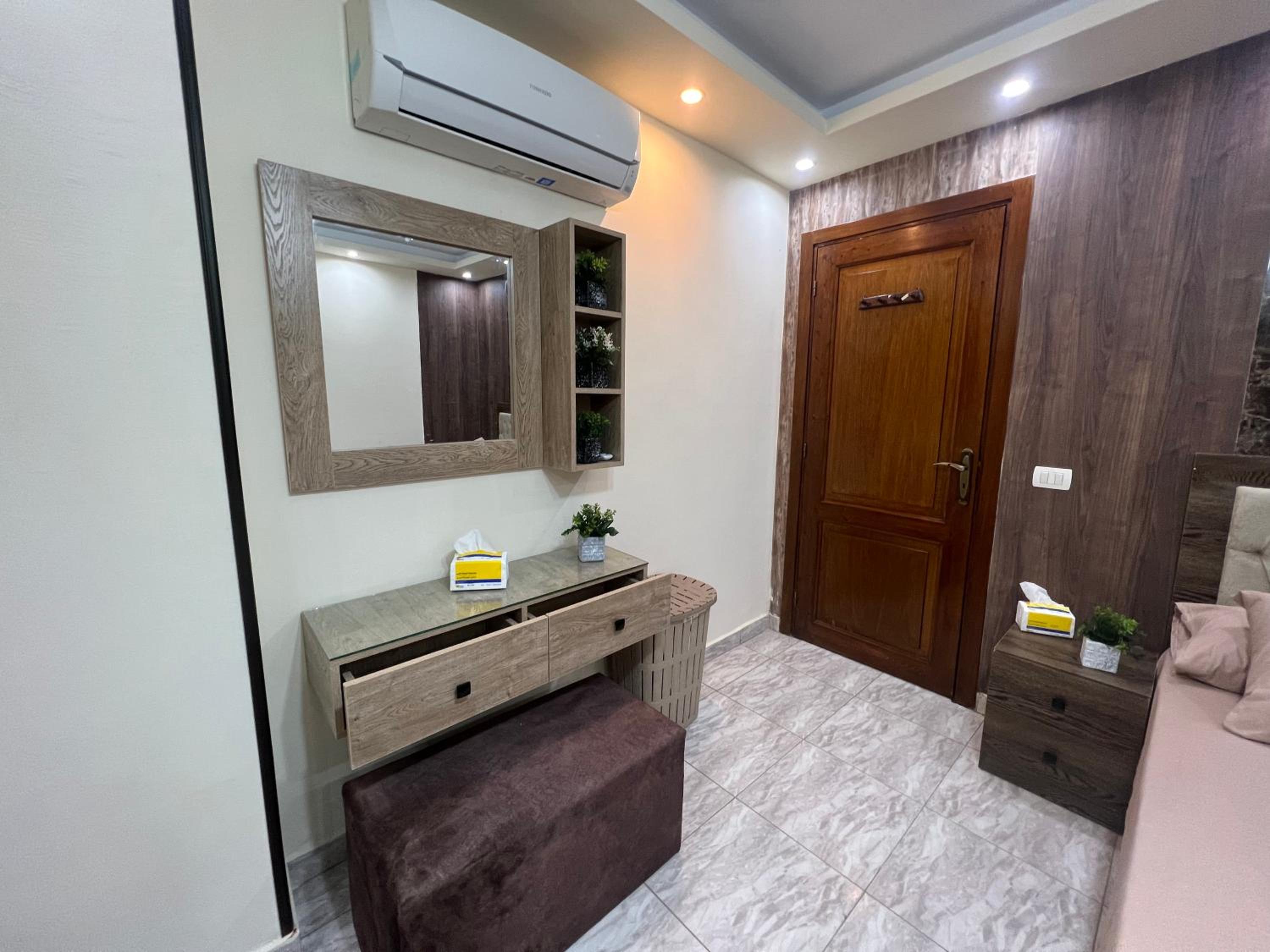 Luxury apartment Downtown Cairo (Amazing, Central)