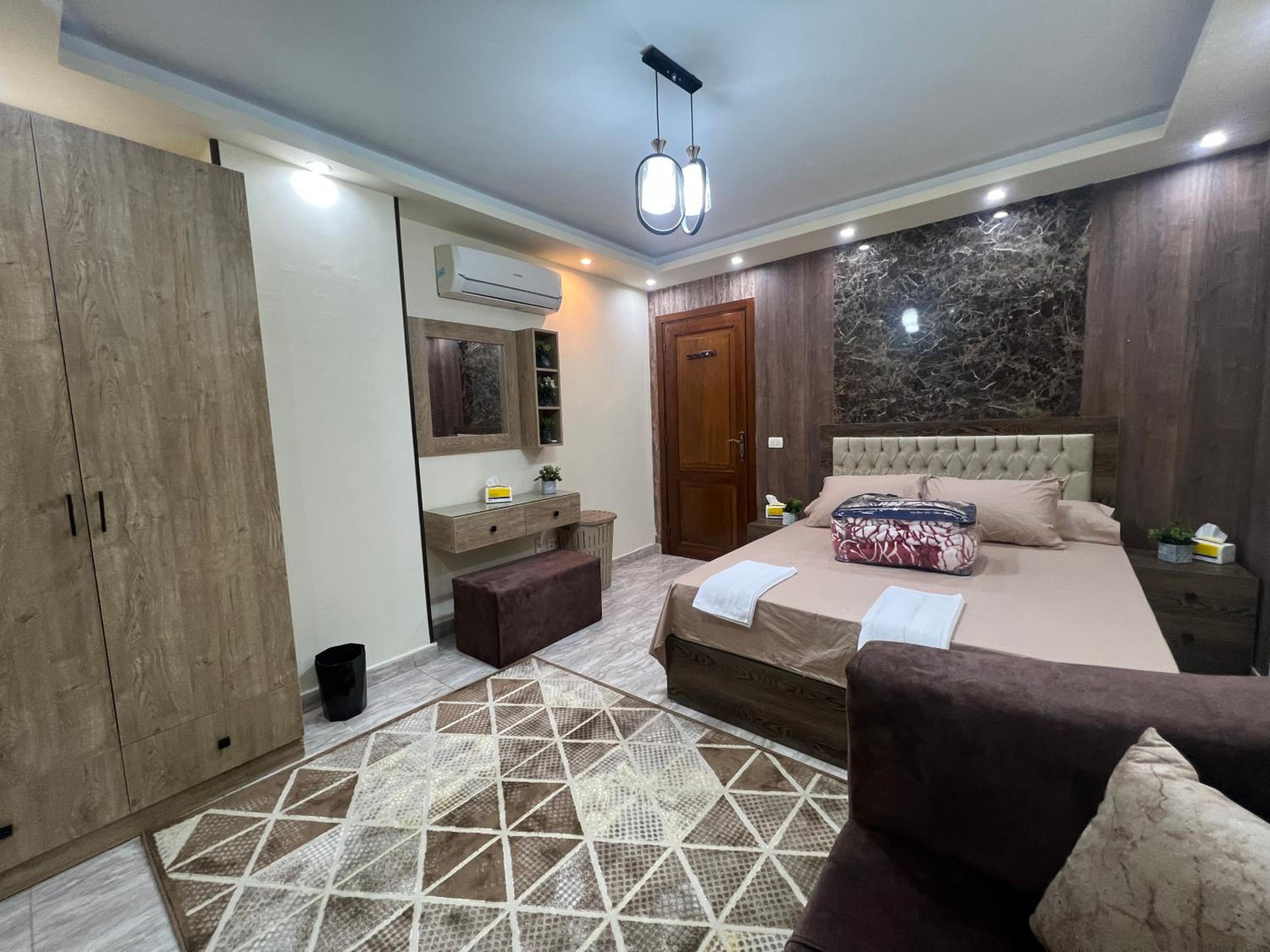 Luxury apartment Downtown Cairo (Amazing, Central)
