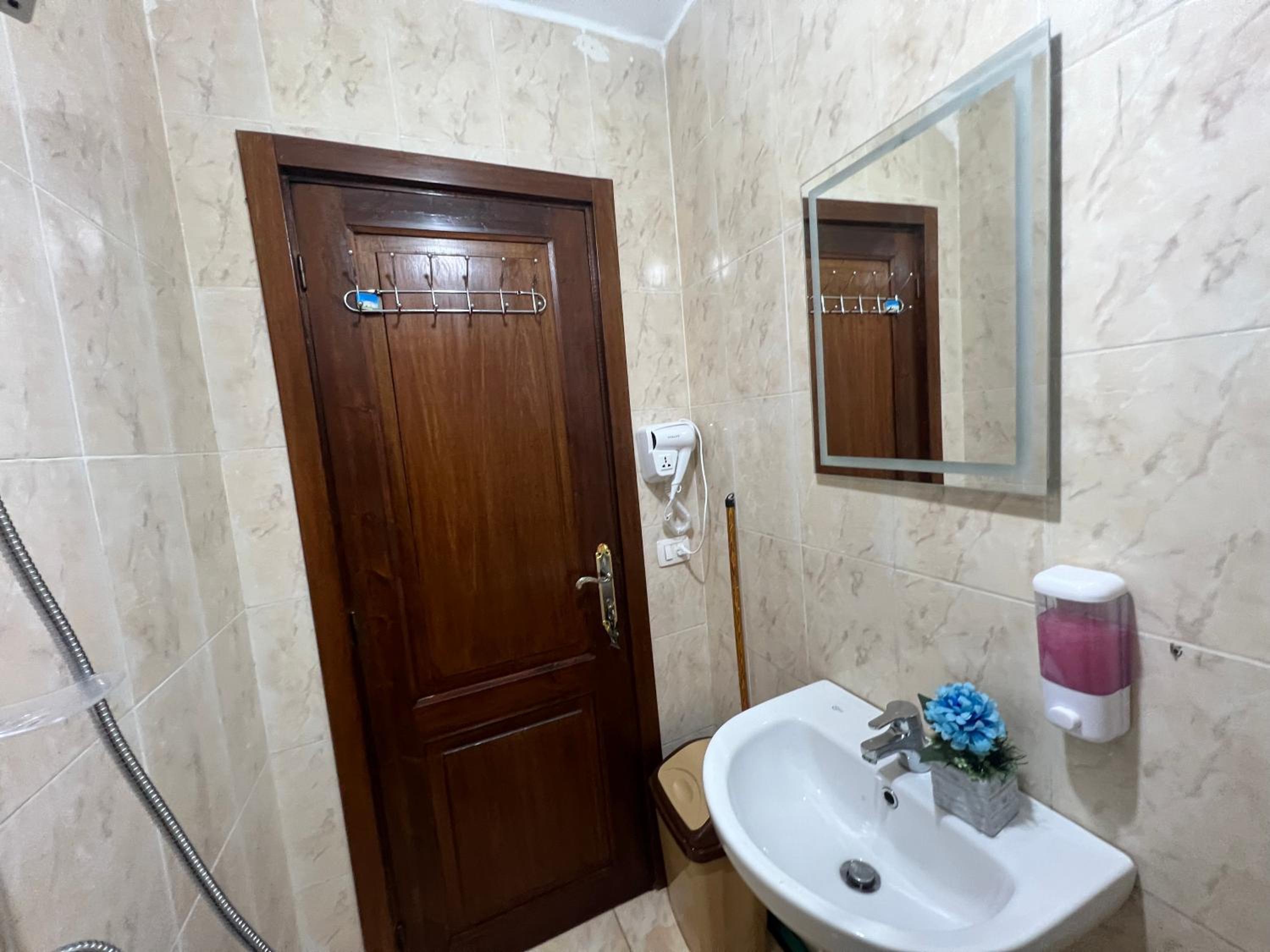 Luxury apartment Downtown Cairo (Amazing, Central)