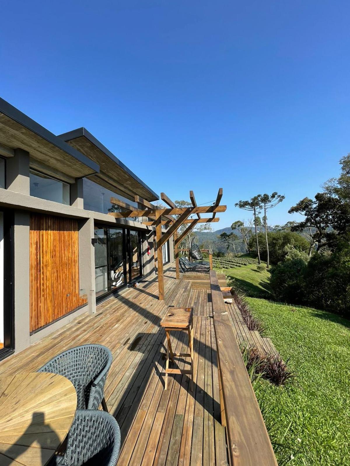 Villa Siena conforto nas alturas Casa com 2 suítes 2 banheiras de imersão vista maravilhosa a 1300m de altitude