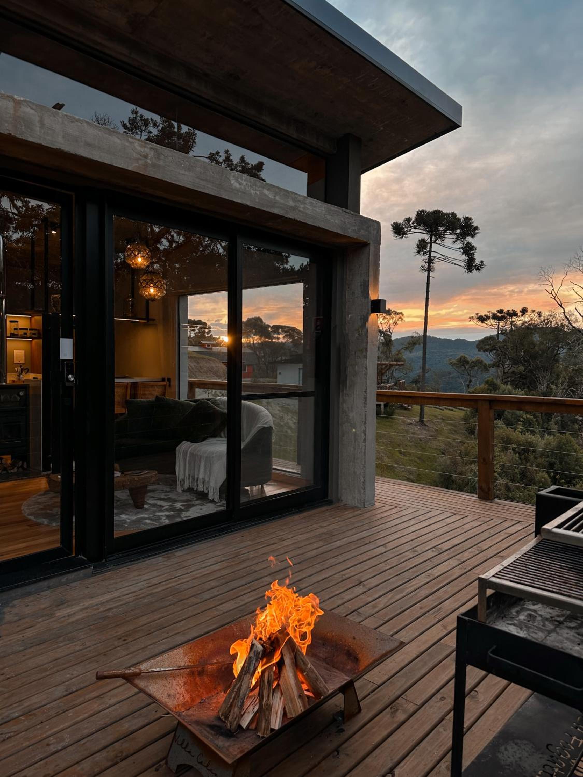 Villa Siena conforto nas alturas Casa com 2 suítes 2 banheiras de imersão vista maravilhosa a 1300m de altitude
