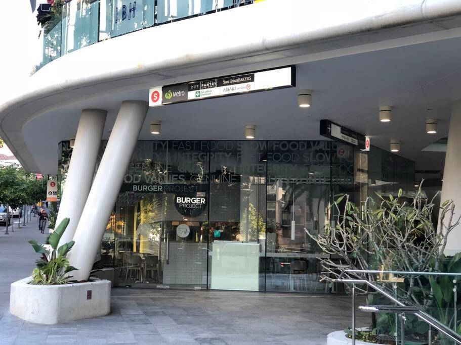 Brisbane Vacations - Best Of South Bank With Car Park - Property Image 1