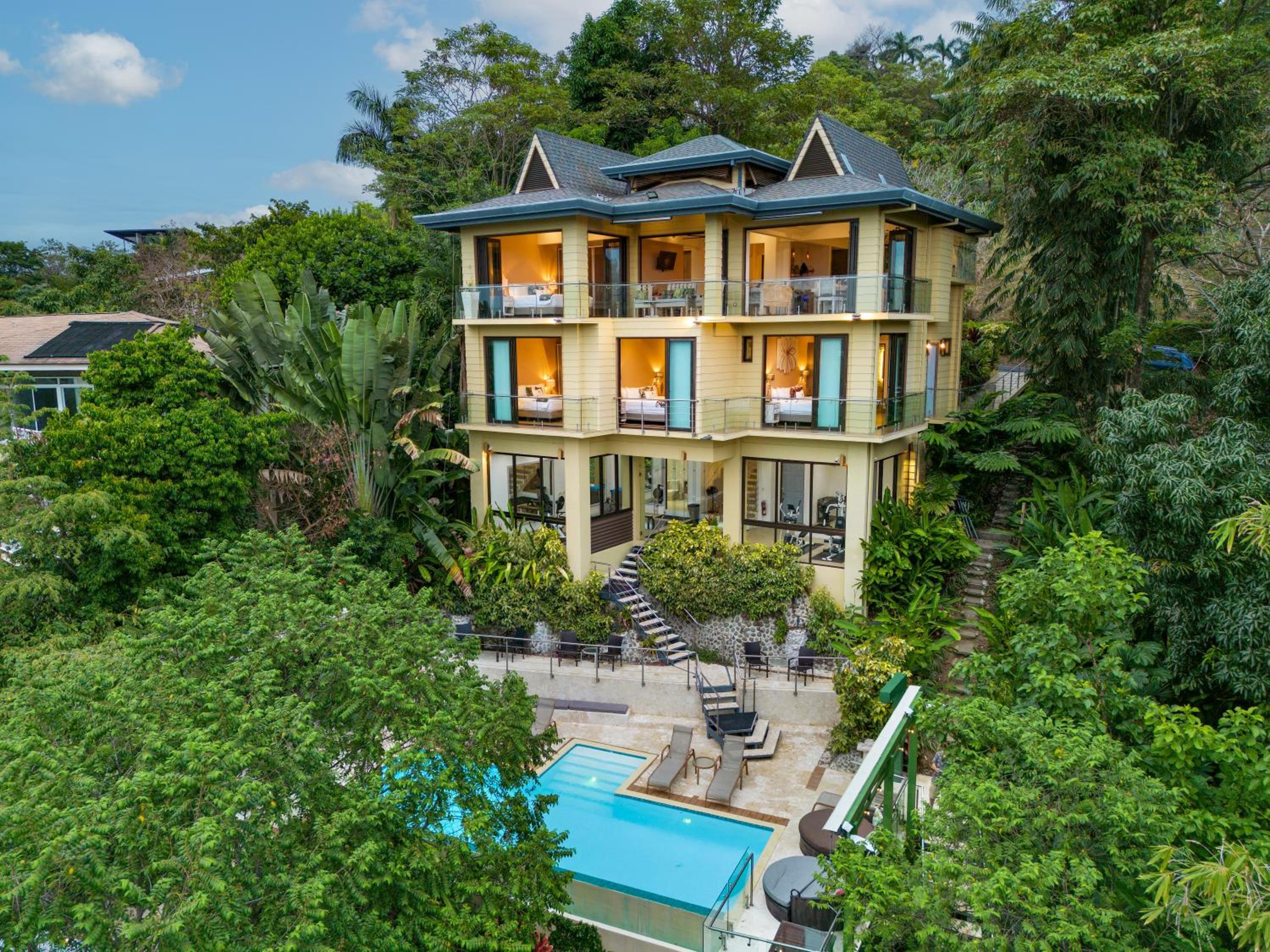 Tulemar Resort